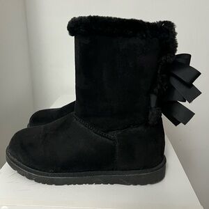 Black Bow Fur Lined Boots